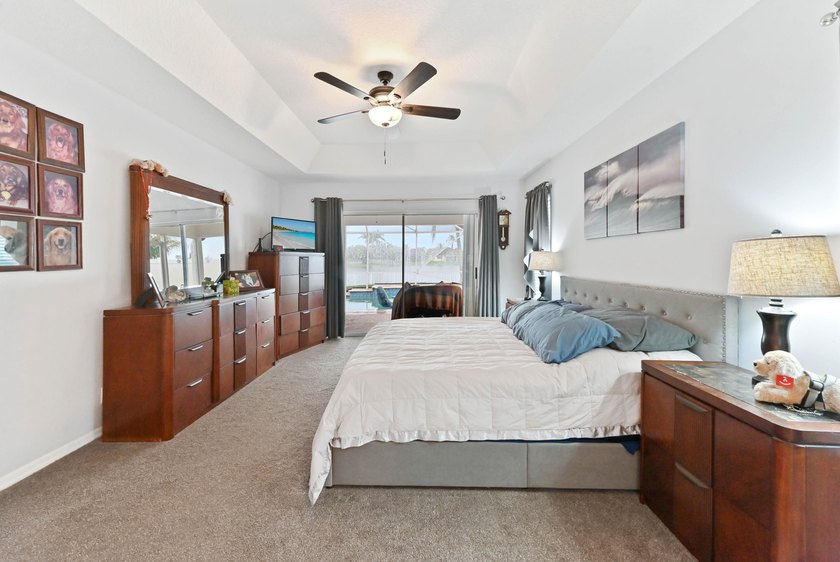 Welcome to this beautifully maintained pool &amp; lakefront home - photo 20