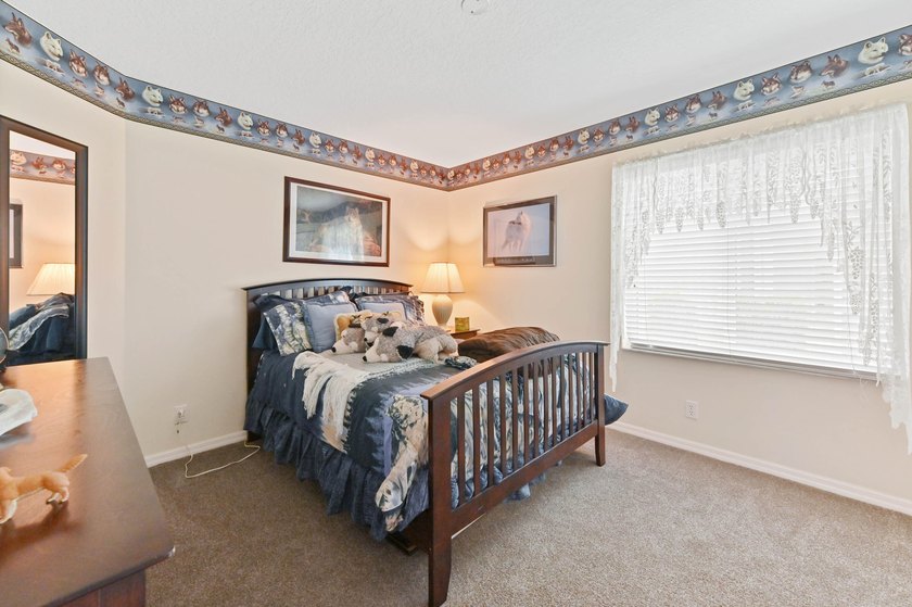Welcome to this beautifully maintained pool &amp; lakefront home - photo 23