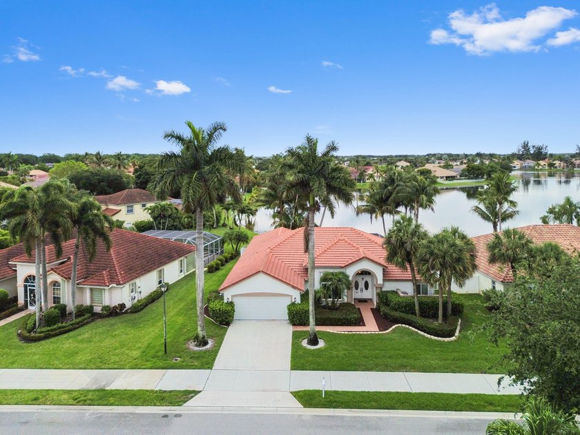 Welcome to this beautifully maintained pool &amp; lakefront home - photo 32