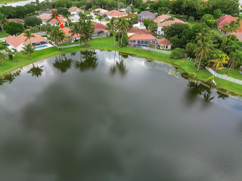 Welcome to this beautifully maintained pool &amp; lakefront home - photo 33