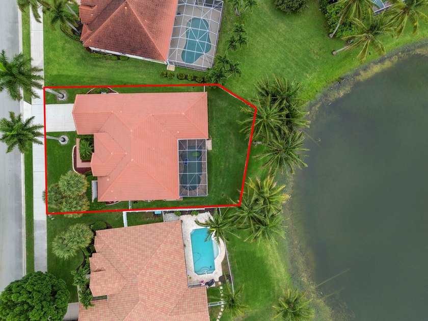 Welcome to this beautifully maintained pool &amp; lakefront home - photo 35