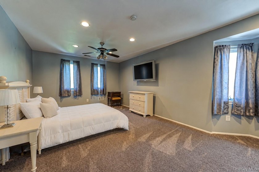 Bring your key &amp; move right into this 3-bedroom, 2.5 bath - photo 15