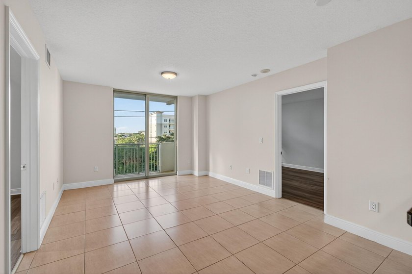 Welcome to your vibrant new lifestyle in the heart of Downtown - photo 12