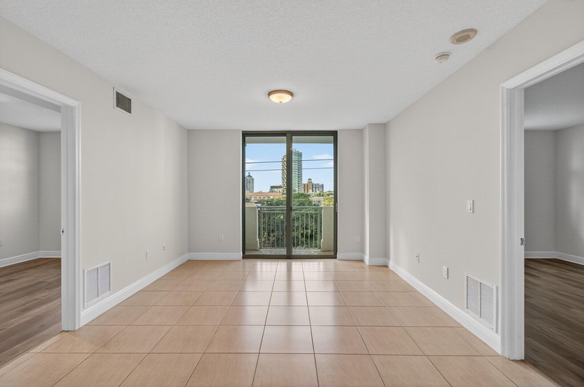 Welcome to your vibrant new lifestyle in the heart of Downtown - photo 13