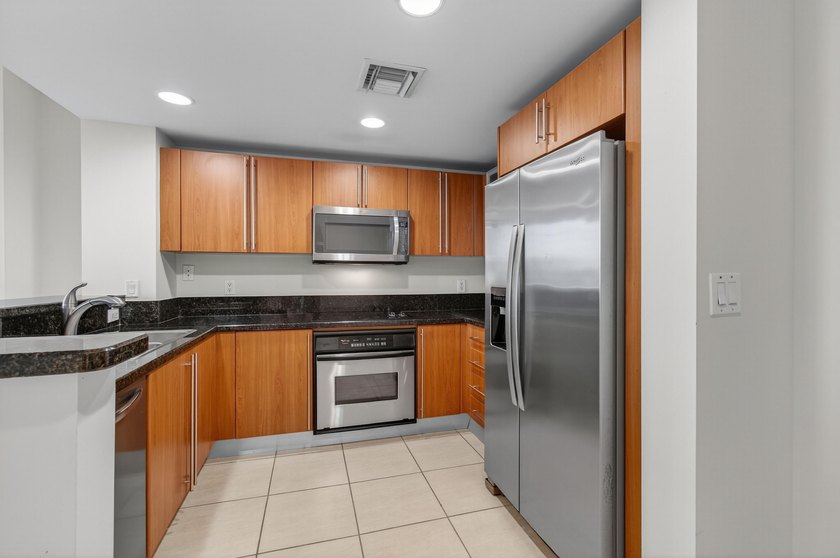 Welcome to your vibrant new lifestyle in the heart of Downtown - photo 24