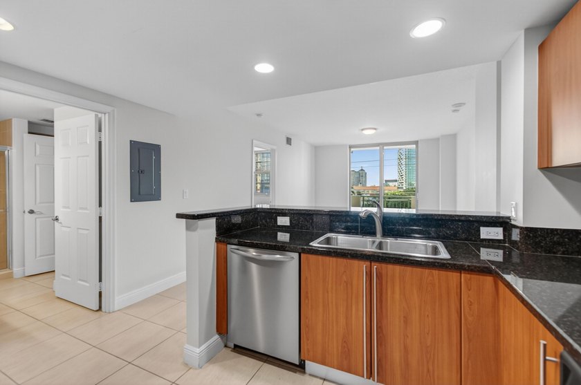 Welcome to your vibrant new lifestyle in the heart of Downtown - photo 29
