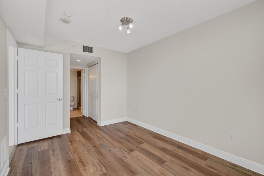 Welcome to your vibrant new lifestyle in the heart of Downtown - photo 45