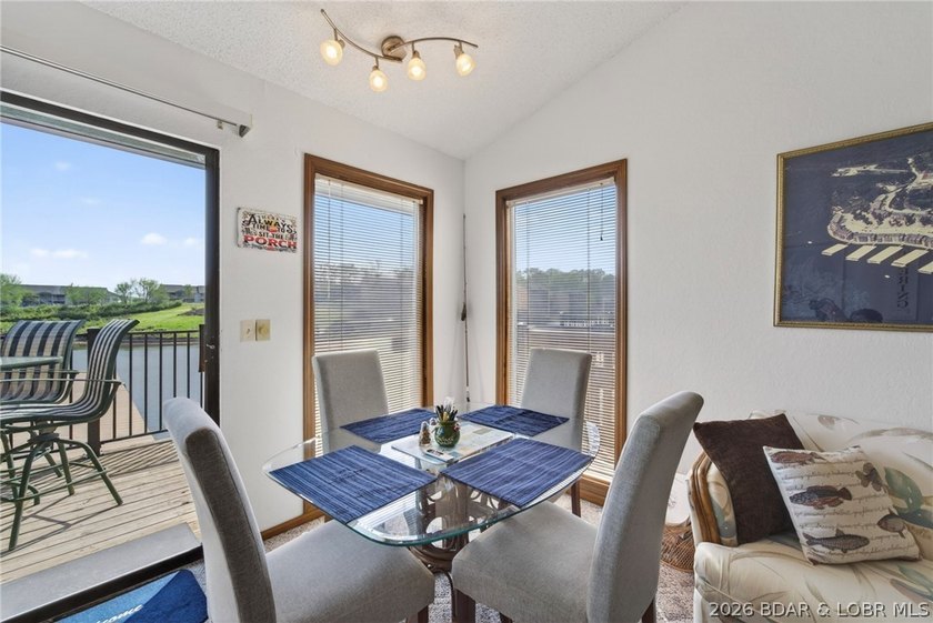 Top-floor living w/vaulted ceilings &amp; unforgettable main channel - photo 4