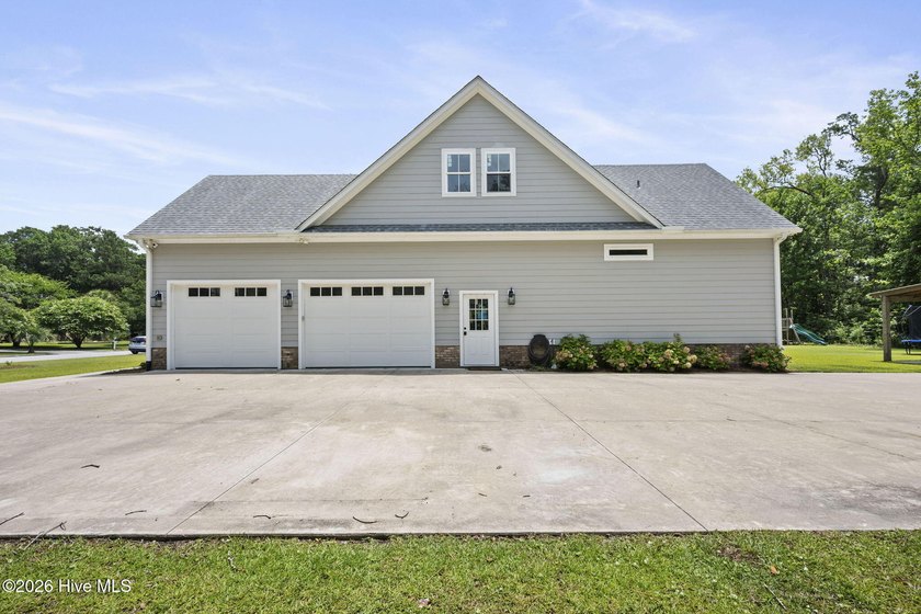 Located in the prominent Country Club East community, this - photo 5