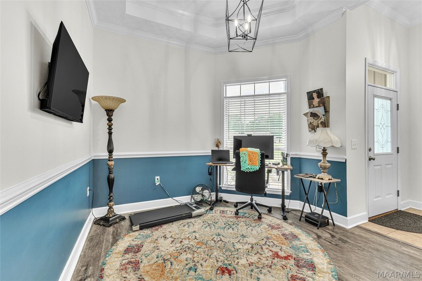 ***Improved price!***Welcome to this beautifully maintained - photo 9