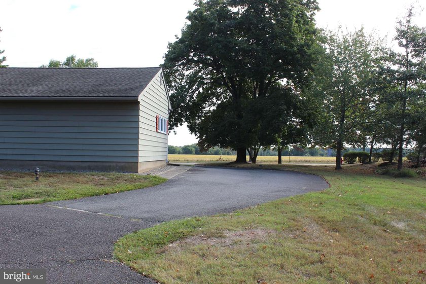 Commercial Opportunity with Flexibility and Visibility!! Located - photo 6