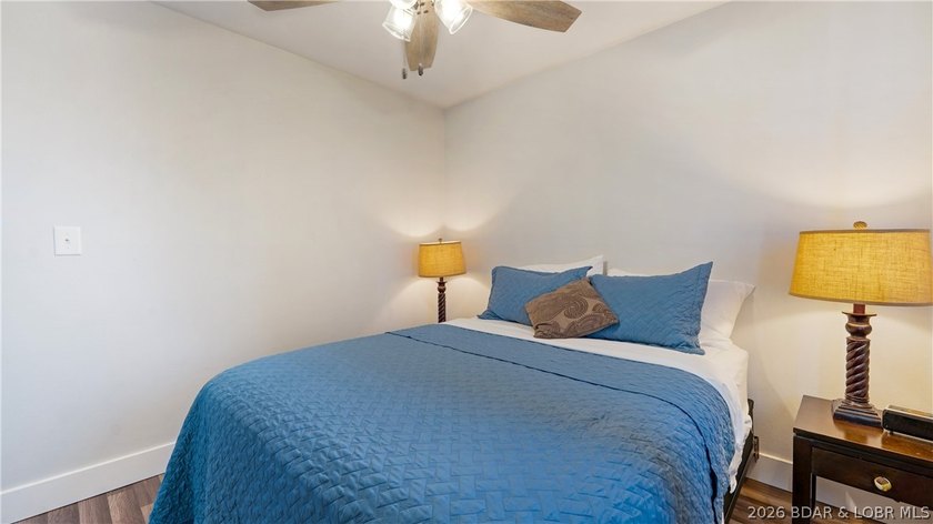 Discover the perfect Lake of the Ozarks getaway with this - photo 12