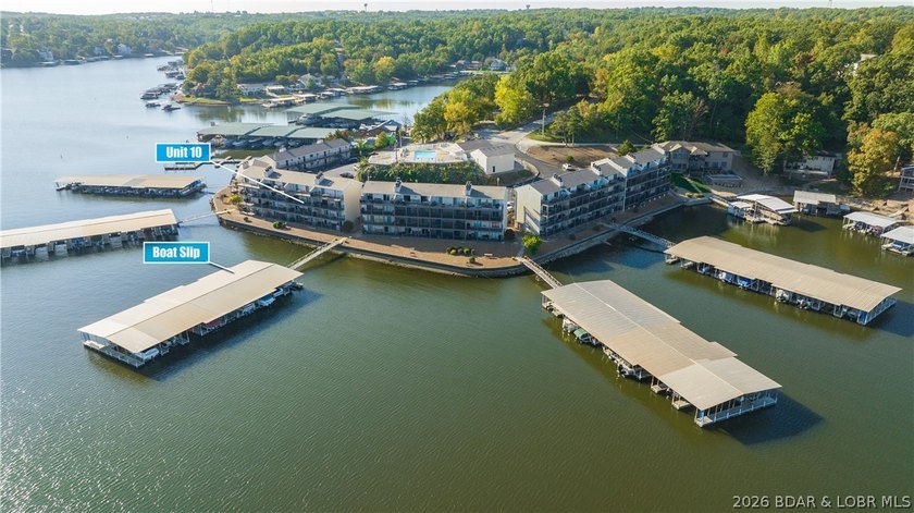 Discover the perfect Lake of the Ozarks getaway with this - photo 13