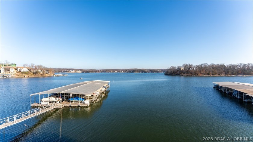 Discover the perfect Lake of the Ozarks getaway with this - photo 14