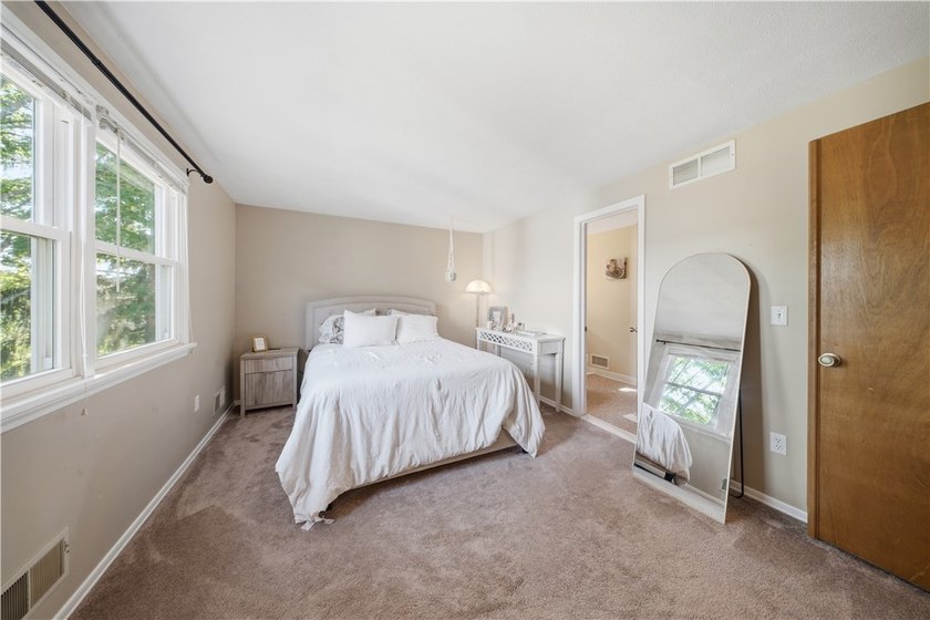 Welcome home to this beautifully maintained 2-bedroom, 1.5-bath - photo 16