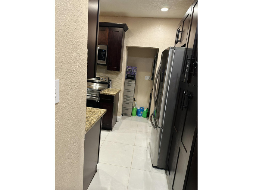 Beautifful 3/2 single family house with a huge master bedroom - photo 22