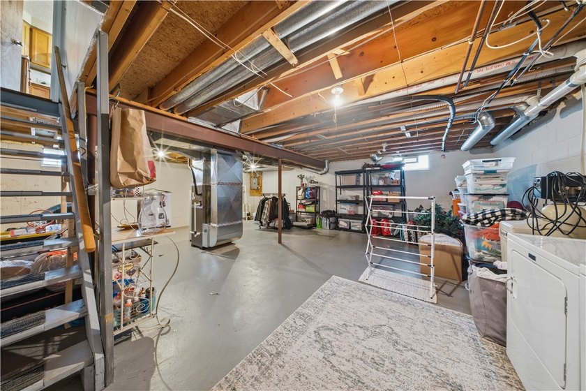 Welcome home to this beautifully maintained 2-bedroom, 1.5-bath - photo 25