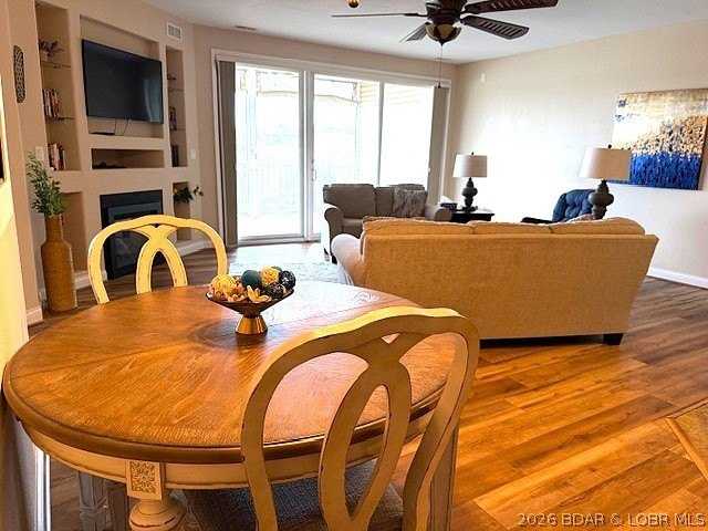 Introducing a peaceful, turn-key lakefront condo in CapeRoyale - photo 4