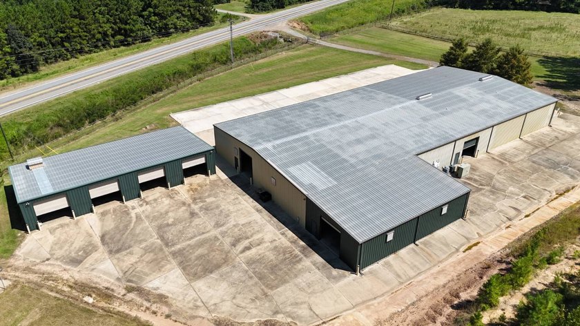 Commercial building on 4+/- acres on Hwy 191 near Negreet, LA - photo 4