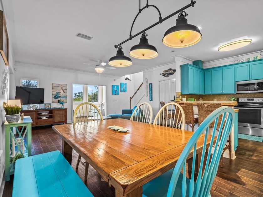 BRING BACK UP OFFERS!! Spectacular COASTAL 3 bedroom / 3 full - photo 8