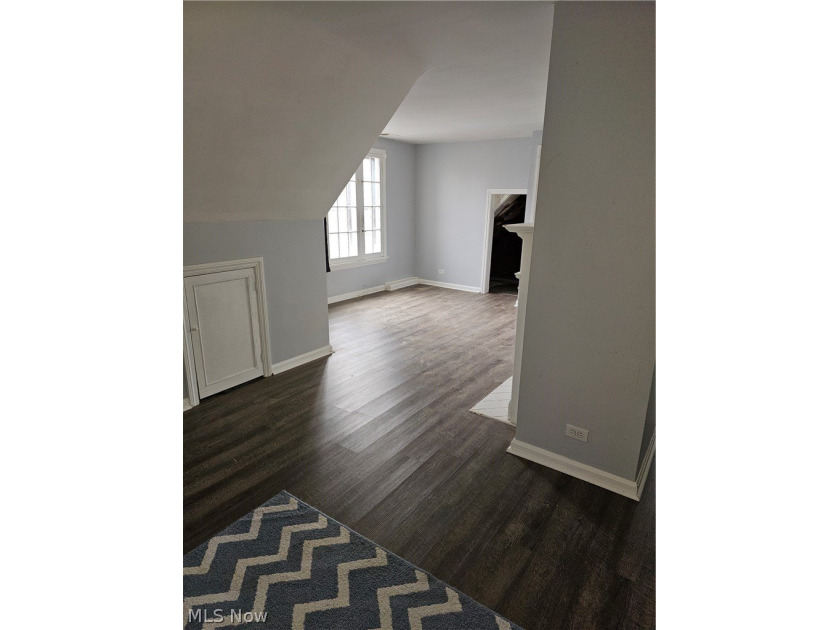 Income producing Triplex to add to your portfolio! Below market - photo 3