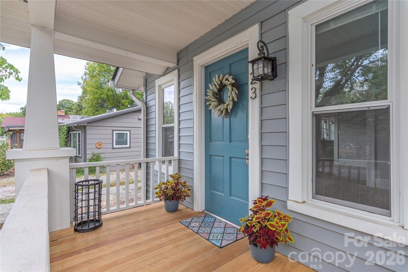 Welcome home to this charming 2-bedroom, 1-bath bungalow nestled - photo 3
