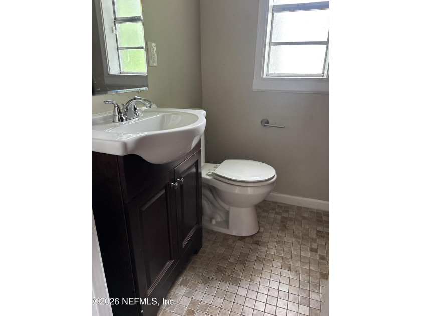 MAJOR PRICE REDUCTION!! Welcome home to this beautifully updated - photo 11