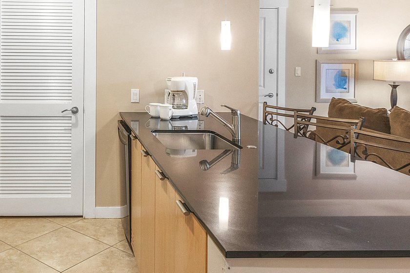 Escape to this fully furnished, groundfloor unit in sought-after - photo 5