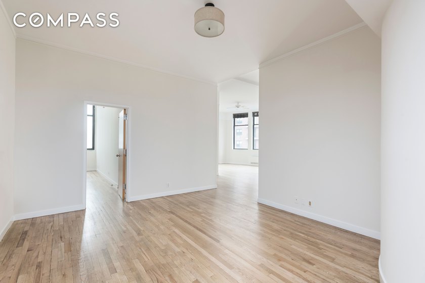 In one of the prime condominium loft buildings in Greenwich - photo 4