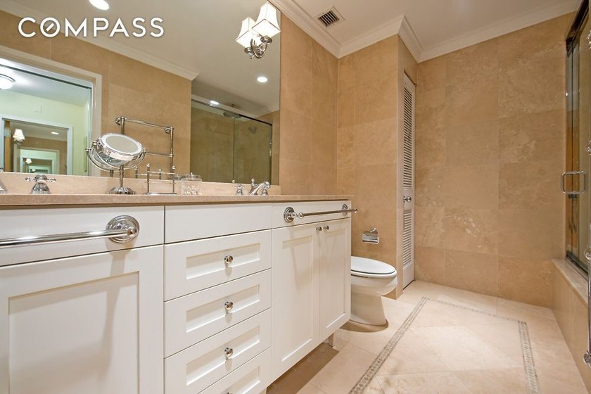 In one of the prime condominium loft buildings in Greenwich - photo 10