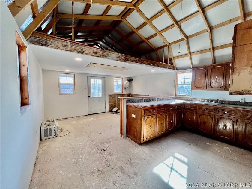 This cozy tiny home offers a simple, low-maintenance lifestyle - photo 5