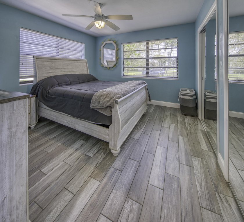 Welcome to your dream home! with No HOA ! This expansive 3Br - photo 14