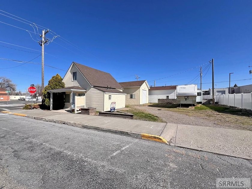 LOCATED BY THE NEW MAVERICK WITH DETACHED SHOP! This property - photo 3