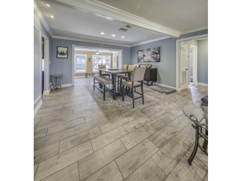 Welcome to your dream home! with No HOA ! This expansive 3Br - photo 45