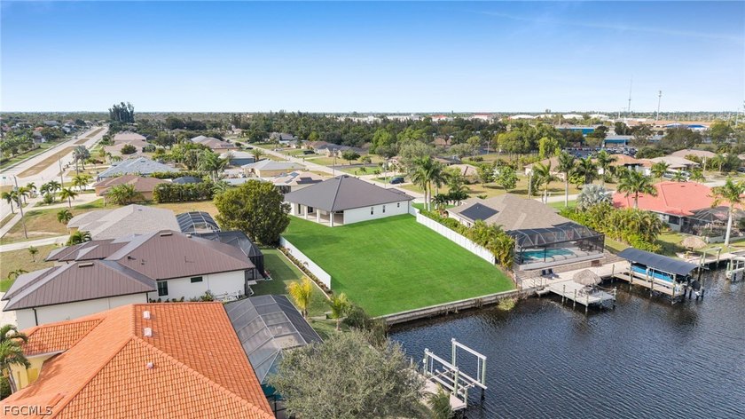 Discover unparalleled Florida living in this exquisite 4-bedroom - photo 50