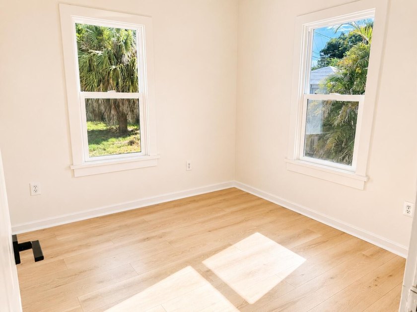 Beautifully renovated 2-bedroom, 1-bath home in the desirable - photo 11