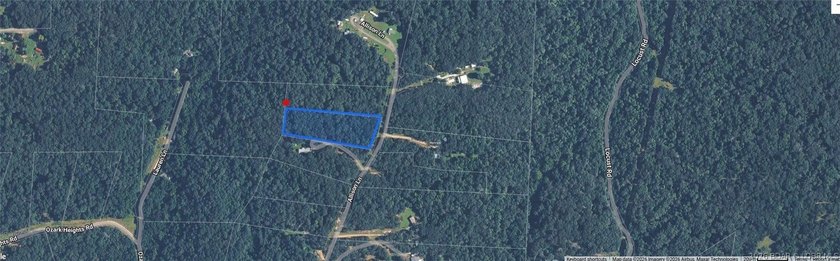 Looking for a private getaway near the lake? This 3-acre - photo 2