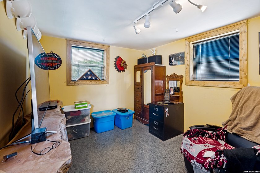 Unique well maintained river front home in The Crossing. Hill - photo 17