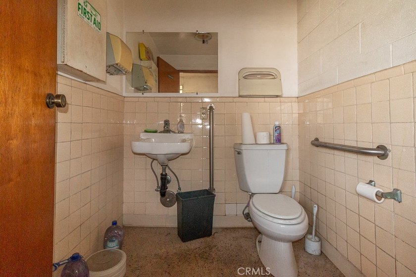 EXCELLENT EAST LOS ANGELES LOCATION - large 7432 square foot lot - photo 19