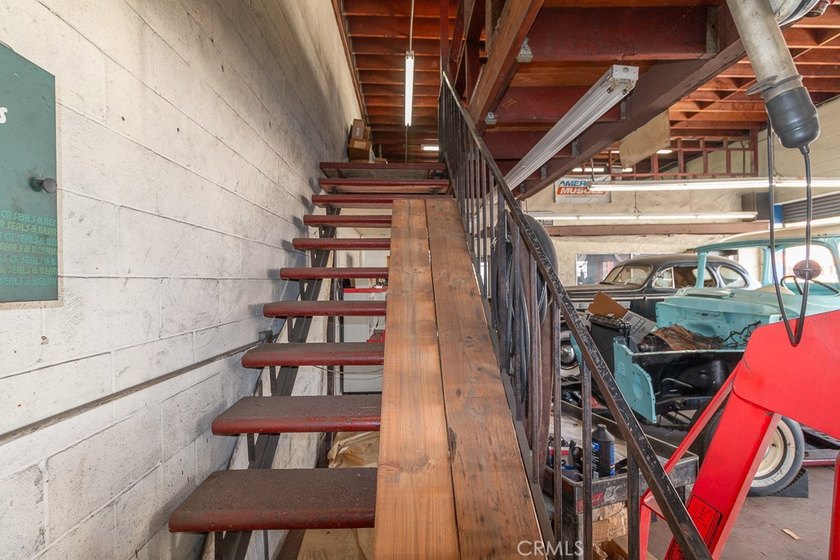 EXCELLENT EAST LOS ANGELES LOCATION - large 7432 square foot lot - photo 20