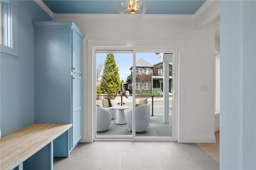 Beautifully transformed from top to bottom, this exceptional - photo 15