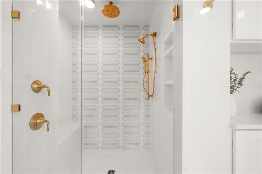 Beautifully transformed from top to bottom, this exceptional - photo 21