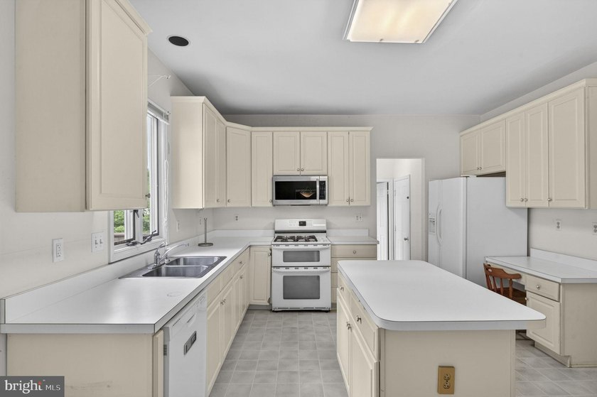 Discover the space, comfort, and flexibility you've been - photo 22