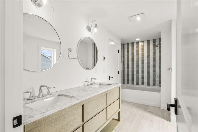 Beautifully transformed from top to bottom, this exceptional - photo 33
