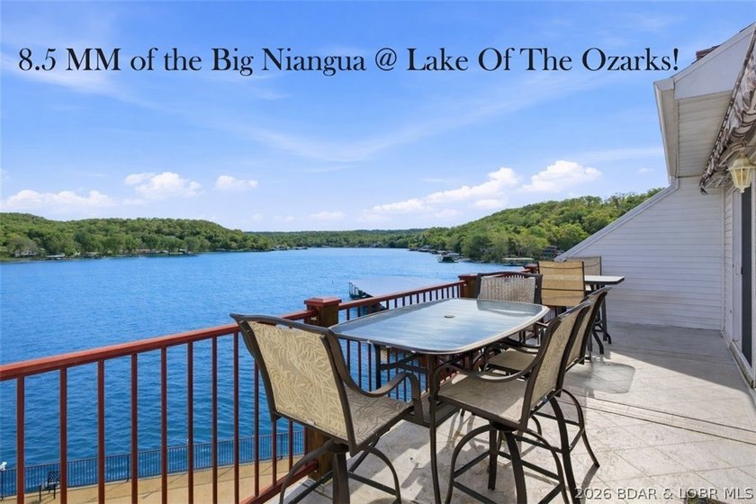 REDUCED! WOW, just WOW! 4 bedrooms, 3 full baths, a 12 x 32 boat - photo 2