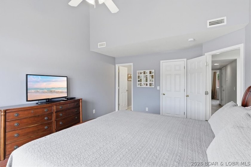 REDUCED! WOW, just WOW! 4 bedrooms, 3 full baths, a 12 x 32 boat - photo 10