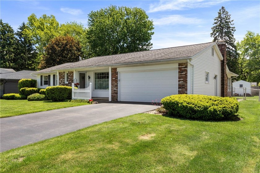 Enjoy the ease of single-level ranch living in this - photo 3