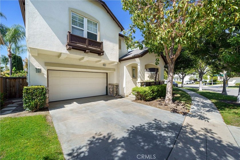 Step into this charming detached 3-bedroom, 2.5-bath home by - photo 2