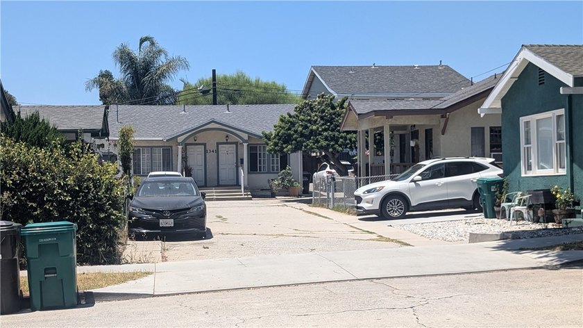 INVESTMENT OPPORTUNITY OR YOUR NEW HOME: This lovely 1923 - photo 13