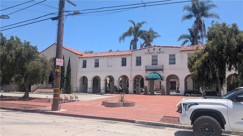 INVESTMENT OPPORTUNITY OR YOUR NEW HOME: This lovely 1923 - photo 22